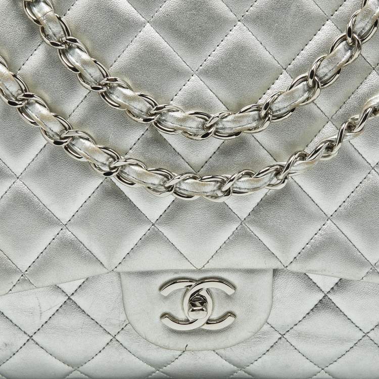 Pre Owned Chanel Silver Quilted Leather Maxi Classic Single Flap Bag