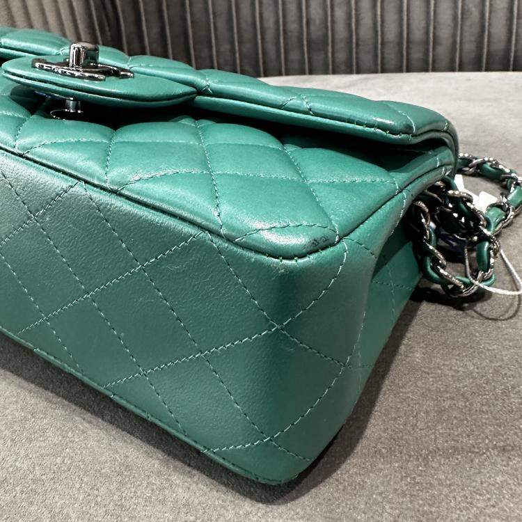 Pre Owned Chanel Classic Flap Mini Green Lambskin Leather Shoulder Bag