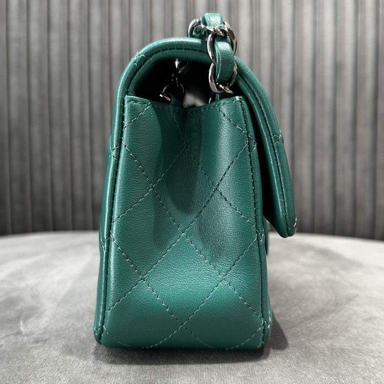 Pre Owned Chanel Classic Flap Mini Green Lambskin Leather Shoulder Bag