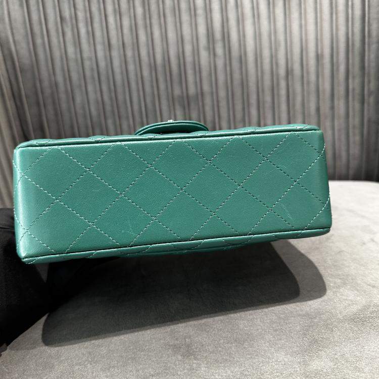 Pre Owned Chanel Classic Flap Mini Green Lambskin Leather Shoulder Bag