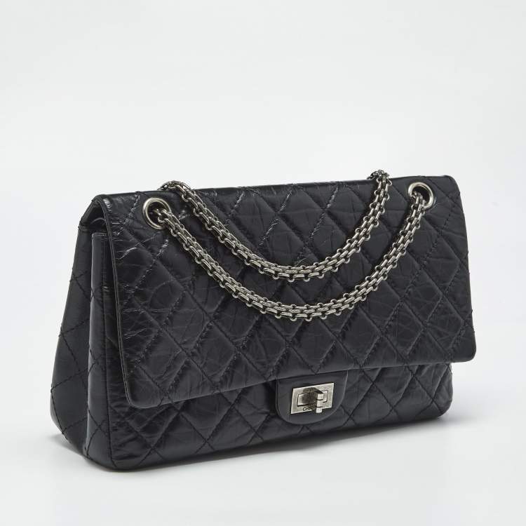 Pre Owned Chanel Black Quilted Aged Leather Classic 226 Reissue 2.55 Flap Bag