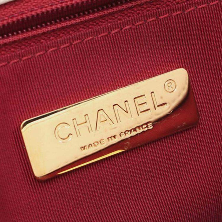 Pre Owned Chanel 19 Flap Medium White Lambskin Shoulder Bag