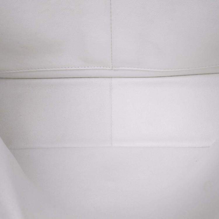 Pre Owned Chanel White Jumbo Classic Caviar Double Flap