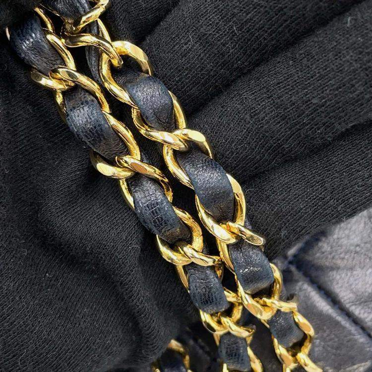 Pre Owned Chanel Diana Navy Lambskin Chain Shoulder Bag