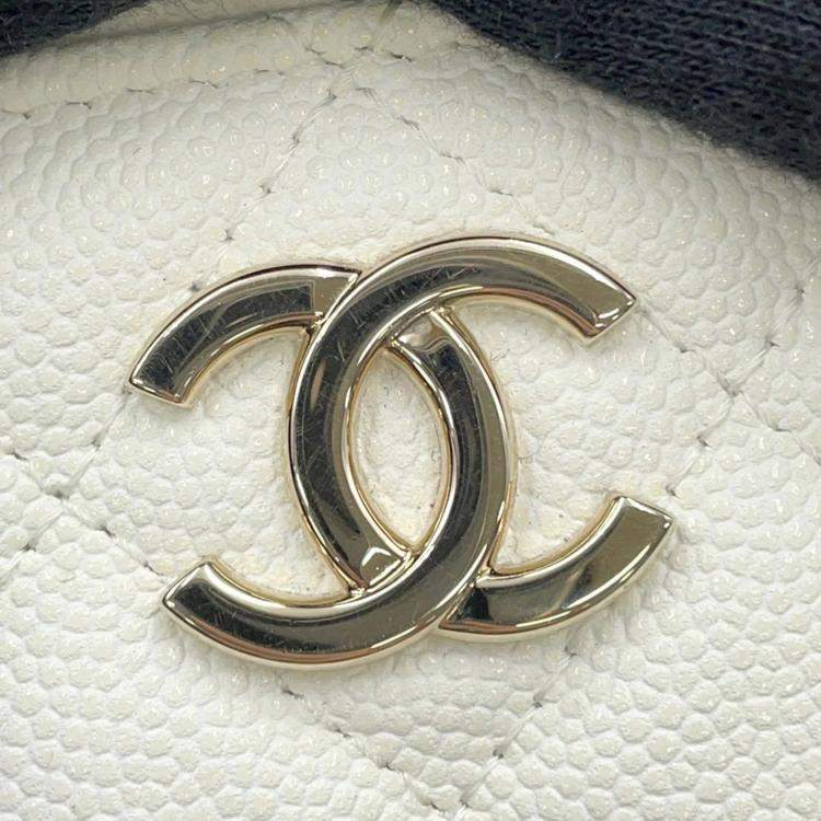 Pre Owned Chanel Matelasse Top Handle Small White Caviar Leather Chain Vanity Bag