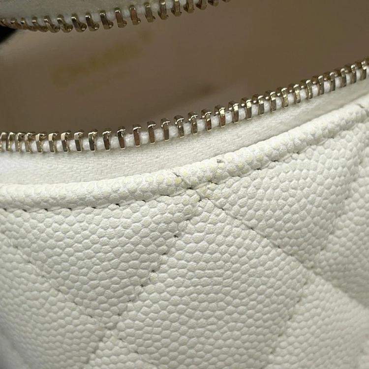 Pre Owned Chanel Matelasse Top Handle Small White Caviar Leather Chain Vanity Bag