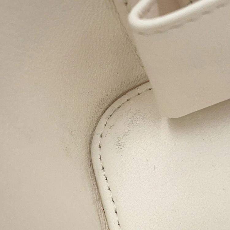 Pre Owned Chanel Matelasse Top Handle Small White Caviar Leather Chain Vanity Bag