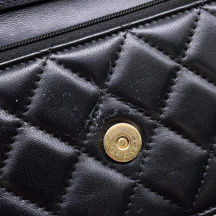 Pre Owned Chanel Matelasse Pearl Chain Mini Black Lambskin Chain Wallet