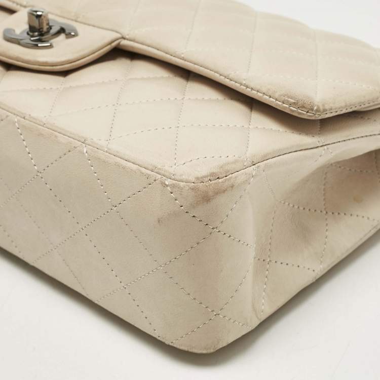 Pre Owned Chanel Beige Quilted Leather Medium Classic Double Flap Bag