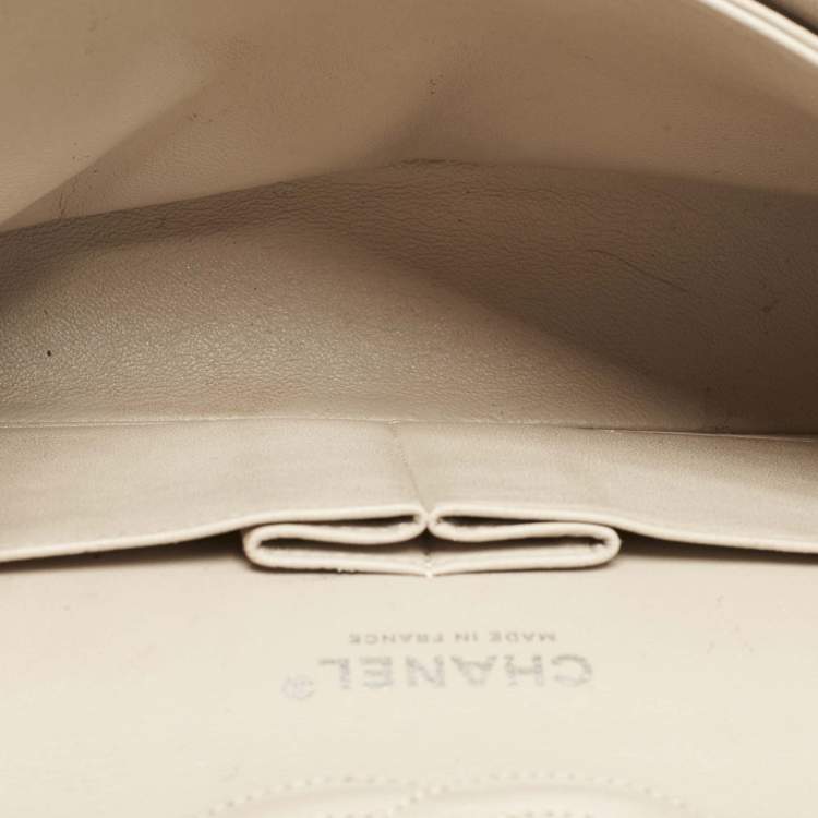 Pre Owned Chanel Beige Quilted Leather Medium Classic Double Flap Bag