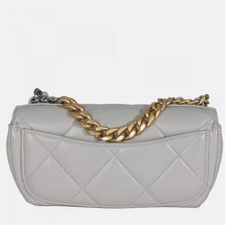 Pre Owned Chanel Grey Quilted Lambskin Chanel 19 Sunglasses Case With Chain