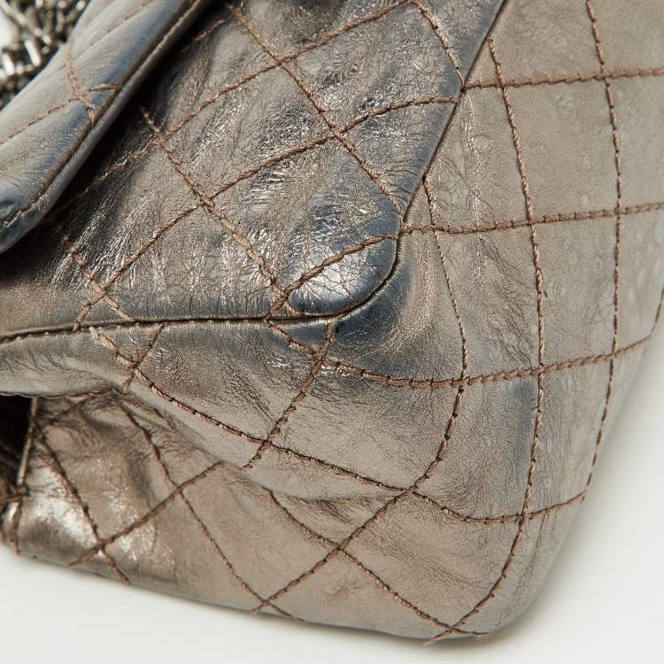 Pre Owned Chanel Metallic Quilted Leather Reissue 2.55 Reissue Mini Flap Bag