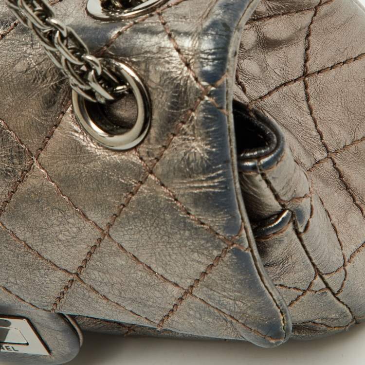 Pre Owned Chanel Metallic Quilted Leather Reissue 2.55 Reissue Mini Flap Bag