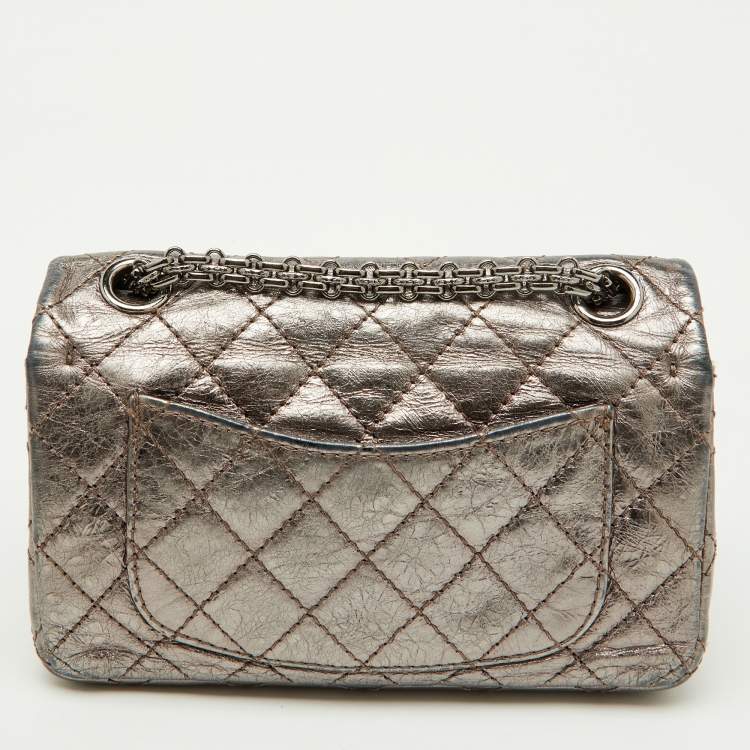 Pre Owned Chanel Metallic Quilted Leather Reissue 2.55 Reissue Mini Flap Bag