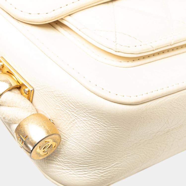 Pre Owned Chanel White Crumpled Calfskin En Vogue Rope Flap Bag