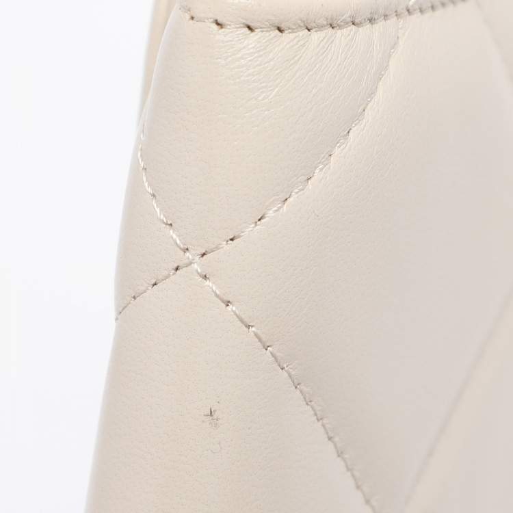 Pre Owned Chanel Cream Quilted Leather 19 Compact Wallet on Chain