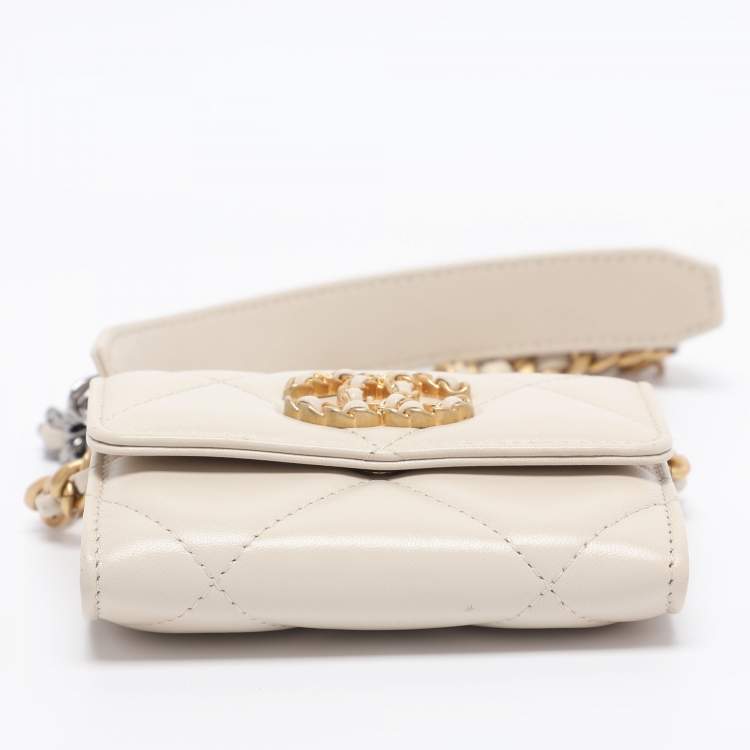 Pre Owned Chanel Cream Quilted Leather 19 Compact Wallet on Chain