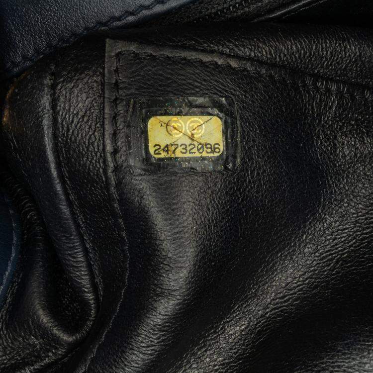 Pre Owned Chanel CC Filigree Flap Small Caviar Leather Shoulder Bag