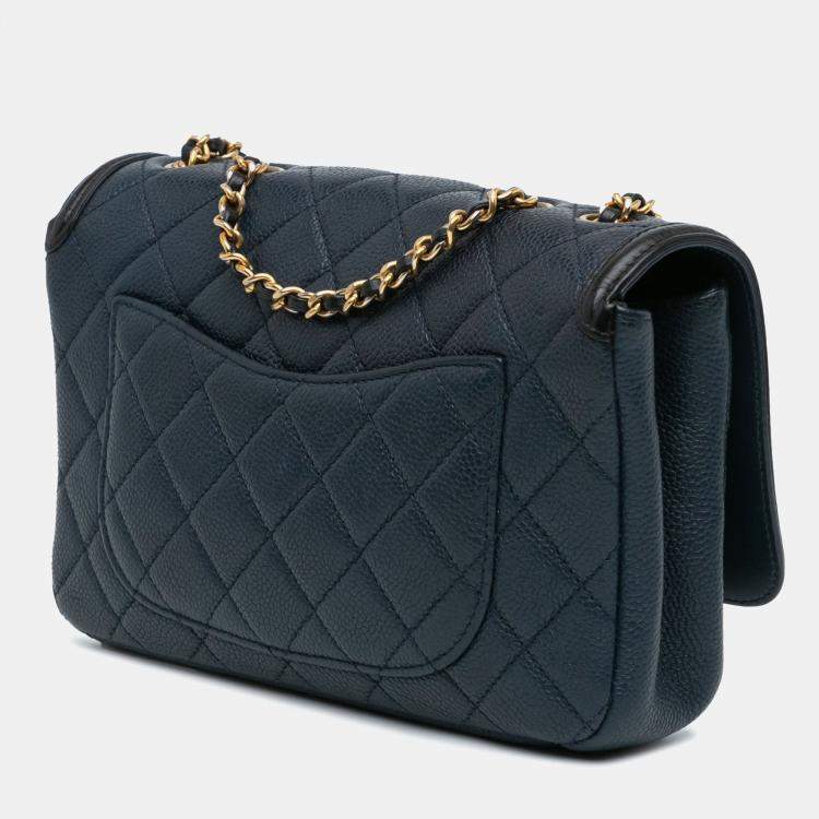 Pre Owned Chanel CC Filigree Flap Small Caviar Leather Shoulder Bag