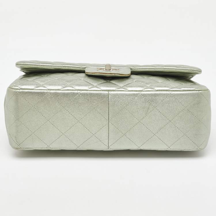 مملوكة مسبقًا Chanel Metallic Mint Green Quilted Leather Jumbo Classic Double Flap Bag
