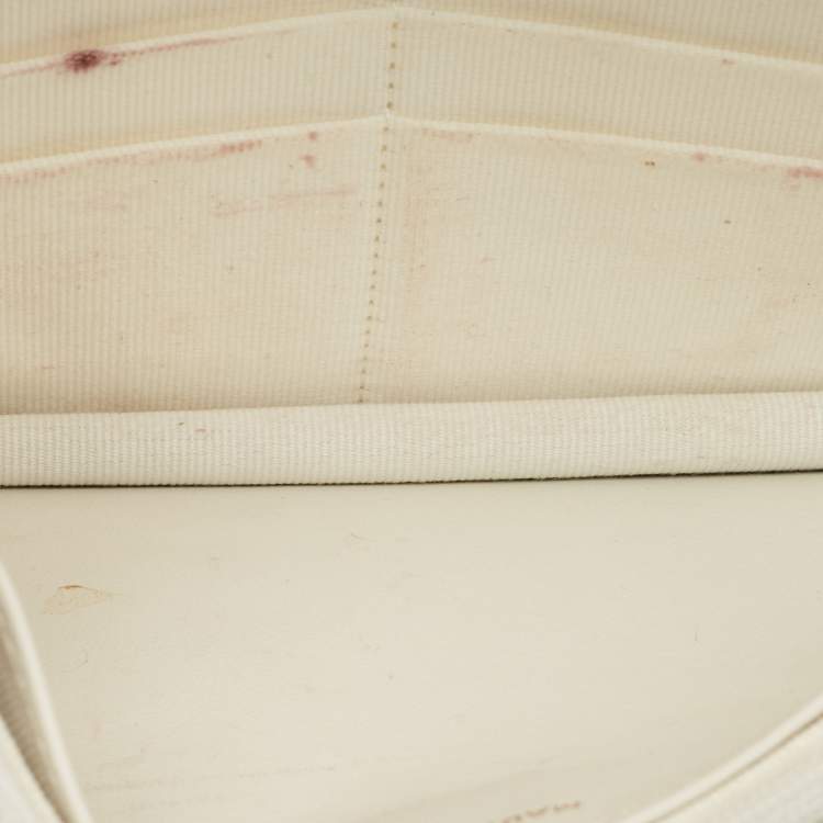 Pre Owned Chanel White Quilted Caviar Leather WOC Bag