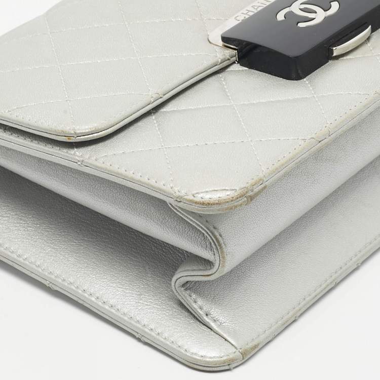 Pre Owned Chanel Silver Quilted Leather Beauty Lock Flap Bag