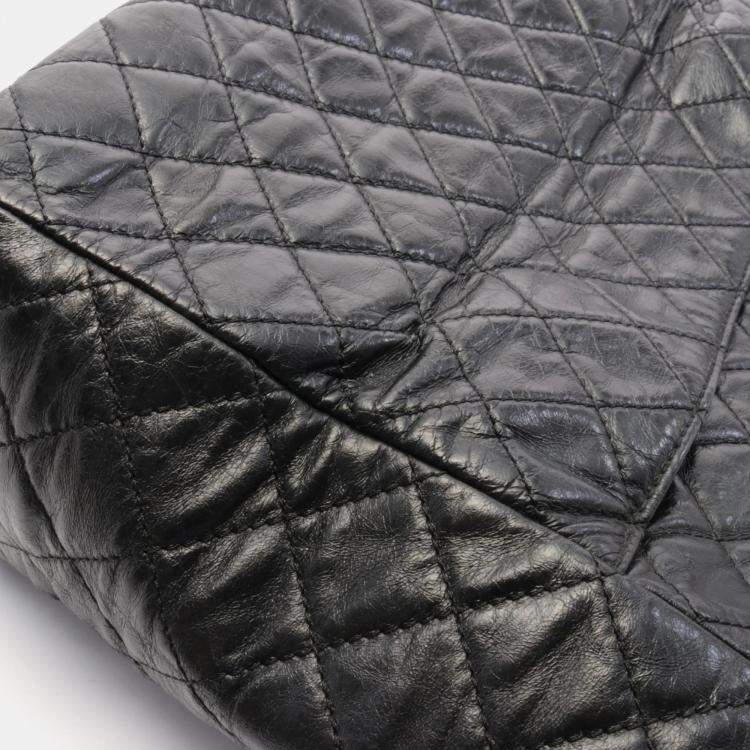 مملوكة مسبقًا Chanel CC Black Leather Tote Bag