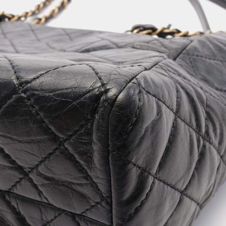 مملوكة مسبقًا Chanel CC Black Leather Tote Bag