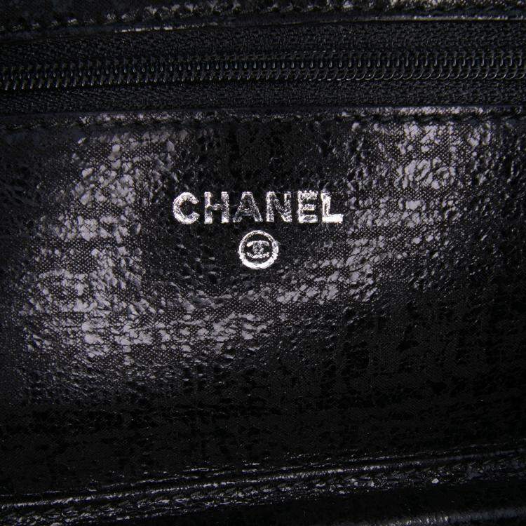 Pre Owned Chanel Black CC Quilted Crinkled Patent Wallet On Chain