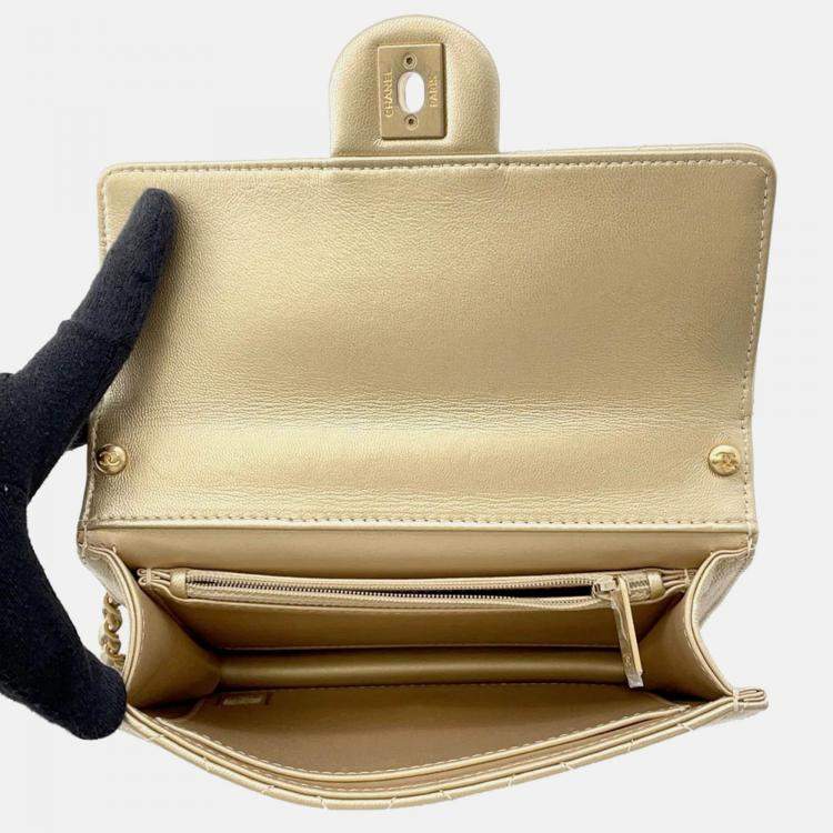 Pre Owned Chanel Matelasse Chain shoulder Bag Gold Leather