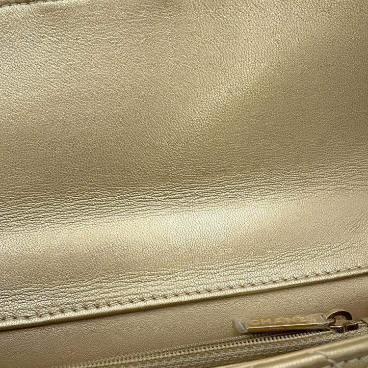Pre Owned Chanel Matelasse Chain shoulder Bag Gold Leather