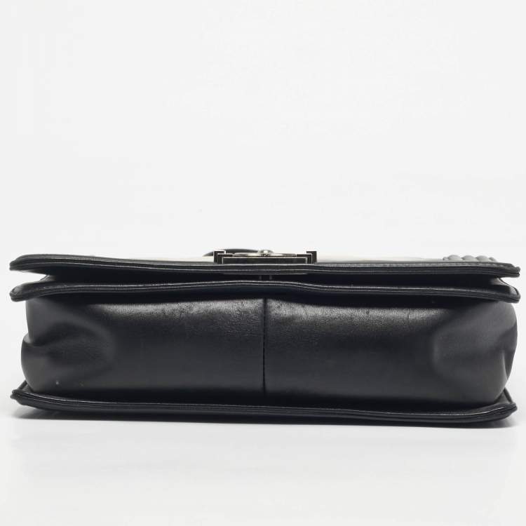 Pre Owned Chanel Black/Beige Quilted Leather New Medium Boy Flap Bag