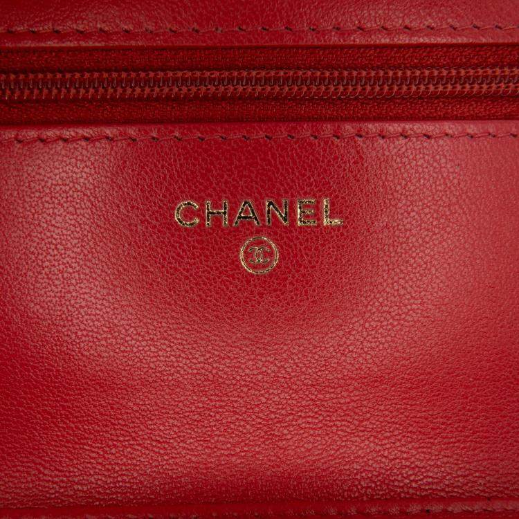 Pre Owned Chanel Red Quilted Lambskin 19 Wallet on Chain
