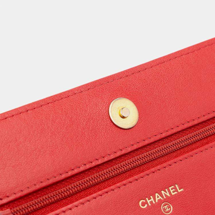 Pre Owned Chanel Red Quilted Lambskin 19 Wallet on Chain