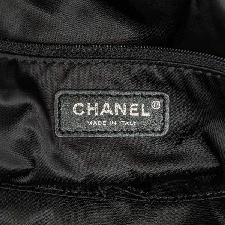 Pre Owned Chanel Pluto Glitter Large Black Quilted Knit Satchel Bag