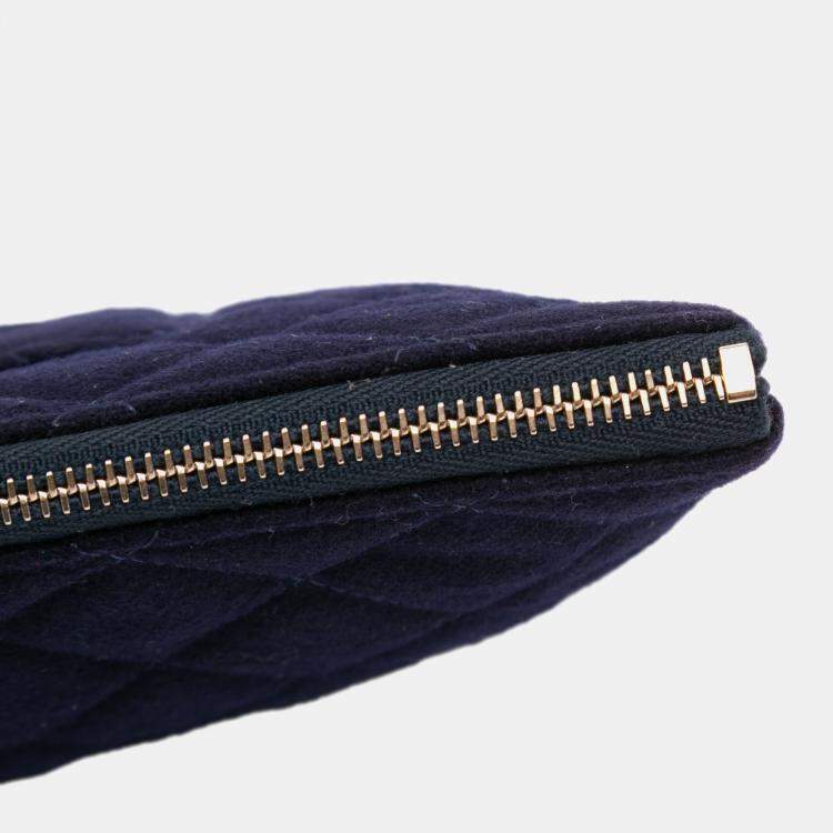 مملوكة مسبقًا Chanel Navy Blue Paris Hamburg Medium Quilted Wool Coco Sailor Charms O Case Clutch