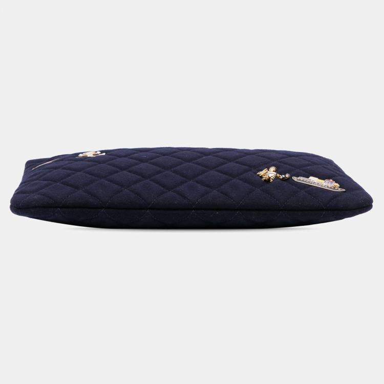 مملوكة مسبقًا Chanel Navy Blue Paris Hamburg Medium Quilted Wool Coco Sailor Charms O Case Clutch