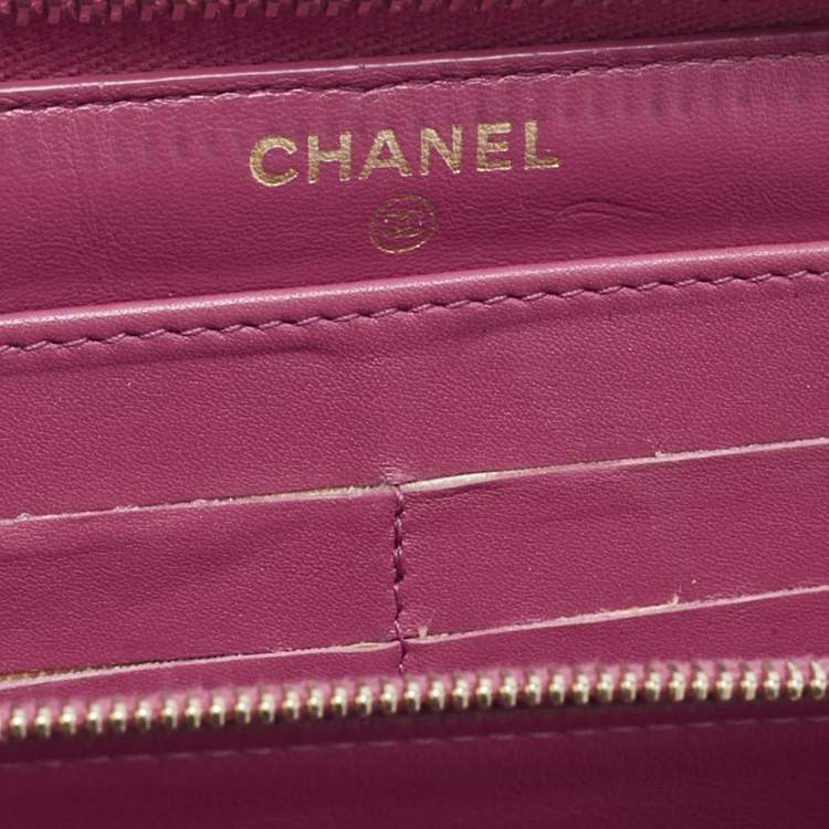 Pre Owned Chanel Pink Crocodile CC CC Zip Around Wallet
