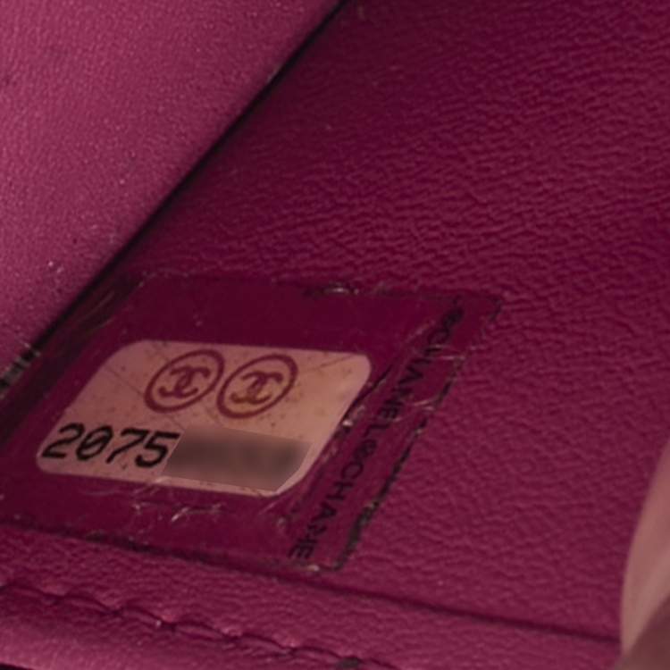 Pre Owned Chanel Pink Crocodile CC CC Zip Around Wallet