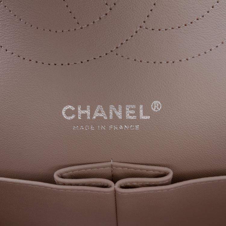 Pre Owned Chanel White Jumbo Classic Lambskin Double Flap Bag