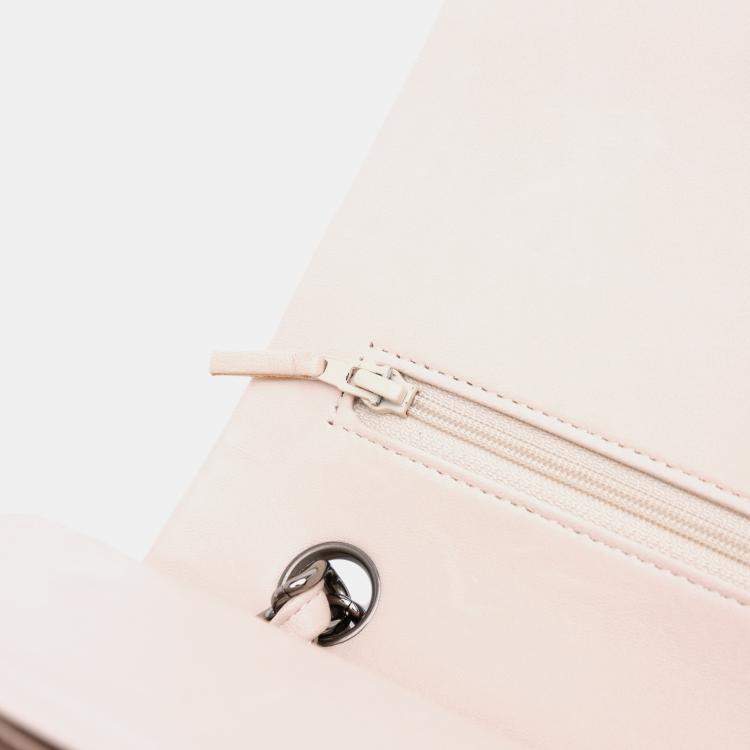 Pre Owned Chanel White Jumbo Classic Lambskin Double Flap Bag