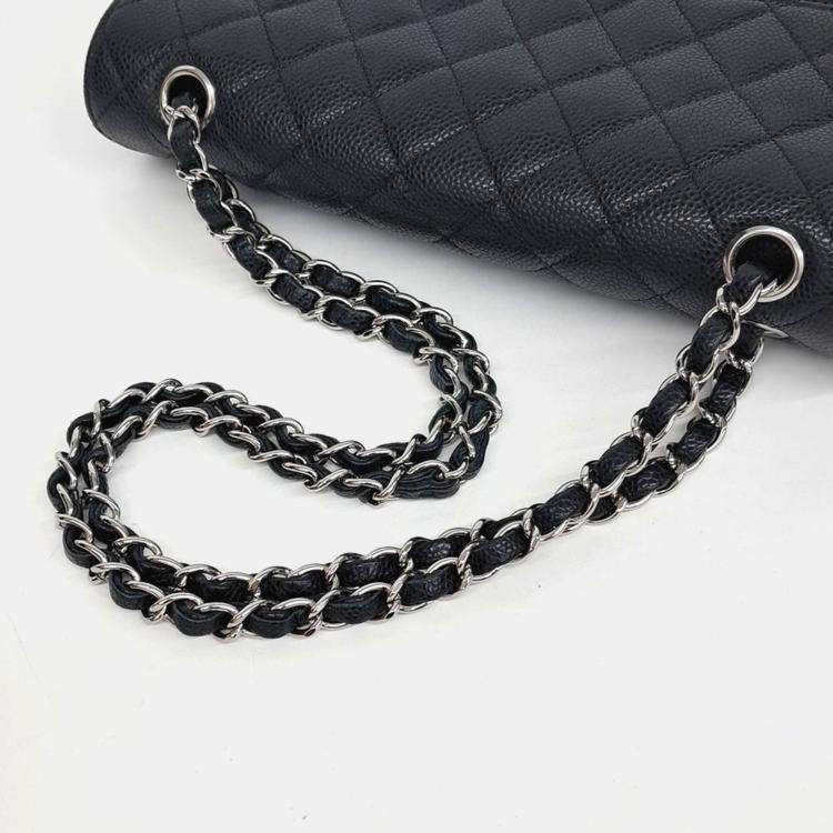 Pre Owned Chanel Black Leather Caviar Classic Medium bag