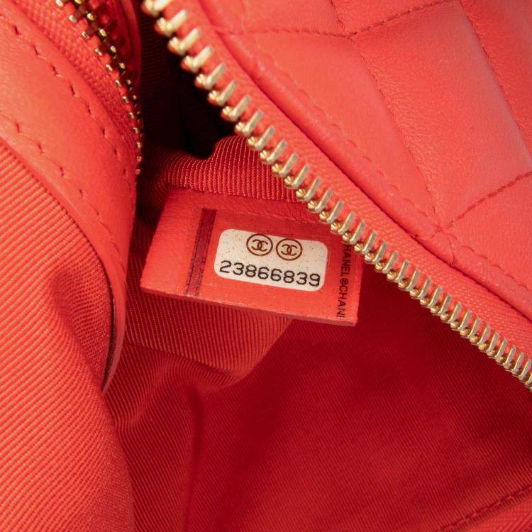 Pre Owned Chanel Red Medium Quilted Lambskin O Case Clutch
