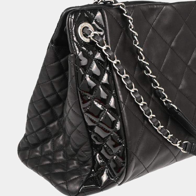 Pre Owned Chanel Black Calfskin Patent Leather Chain Tote Handbag