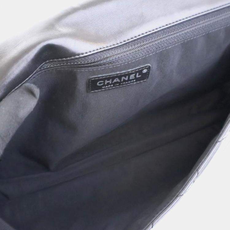 مملوكة مسبقًا Chanel Reissue Roll Black Lambskin Clutch Bag