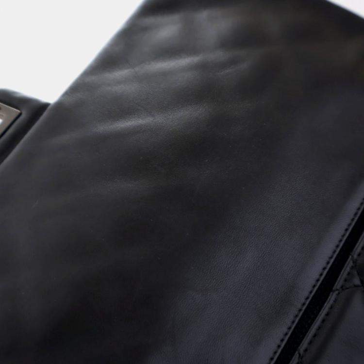 مملوكة مسبقًا Chanel Reissue Roll Black Lambskin Clutch Bag