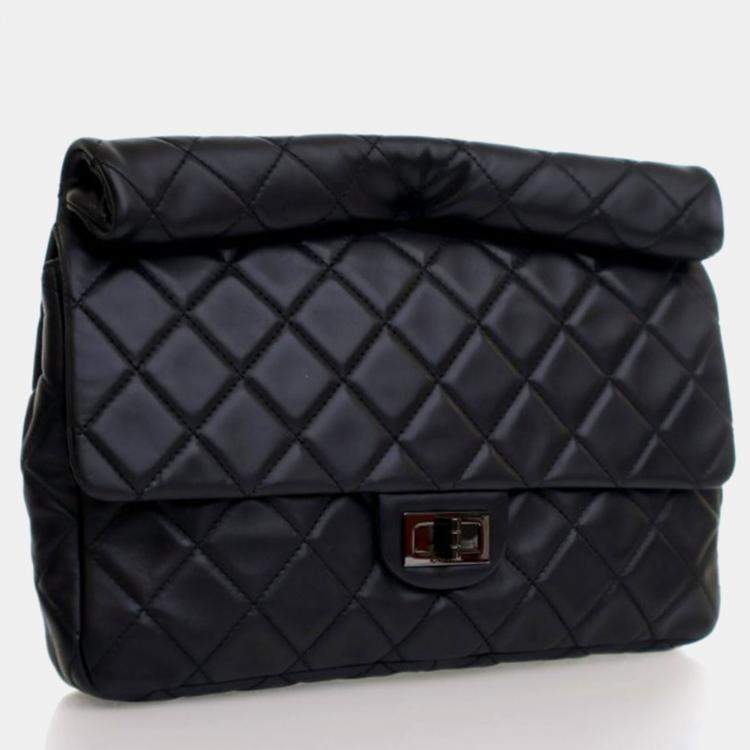مملوكة مسبقًا Chanel Reissue Roll Black Lambskin Clutch Bag