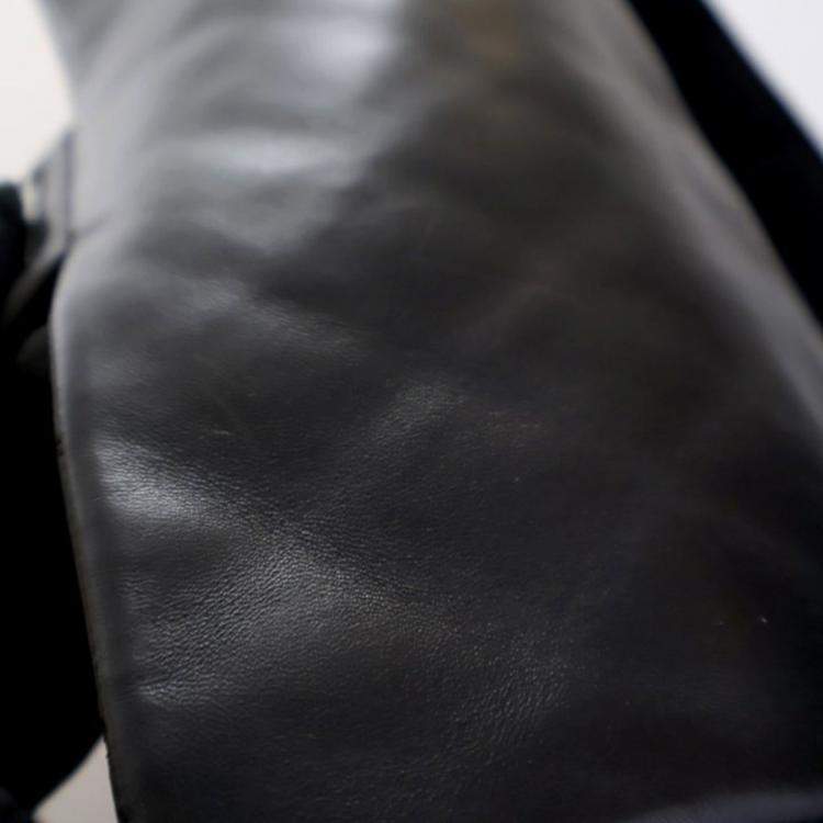 مملوكة مسبقًا Chanel Reissue Roll Black Lambskin Clutch Bag