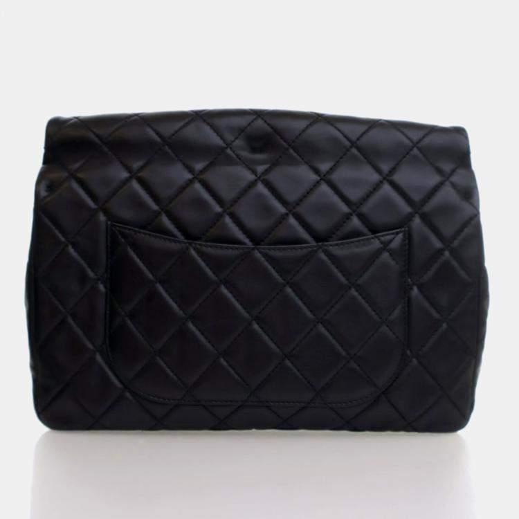 مملوكة مسبقًا Chanel Reissue Roll Black Lambskin Clutch Bag
