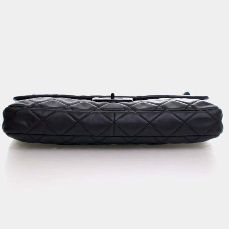 مملوكة مسبقًا Chanel Reissue Roll Black Lambskin Clutch Bag